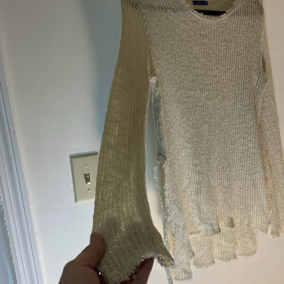 Sweet Claire size small women’s sweater - Picture 3 of 9